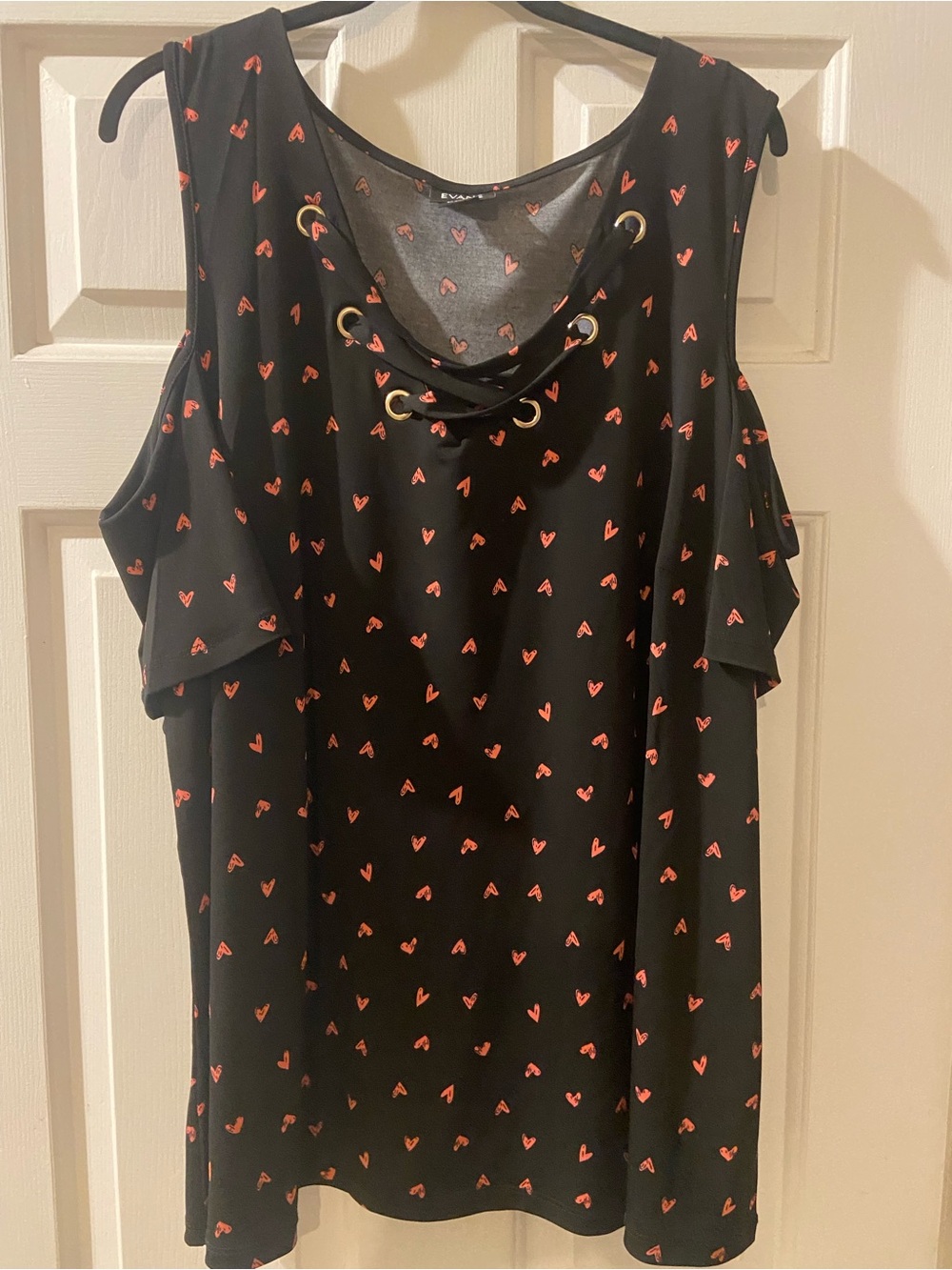 Evan’s 22/24 2x 3x cold shoulder hearts shirt